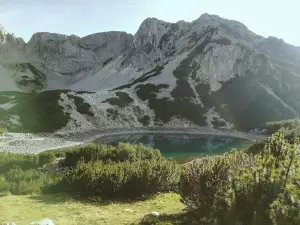 Край езеро и язовир