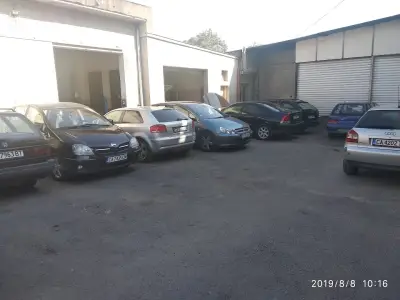 Лилов авто