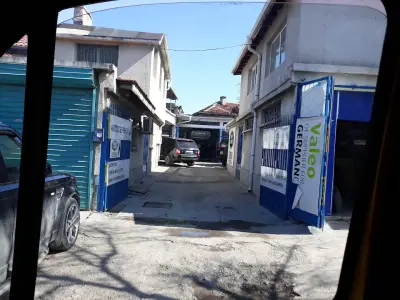 Castrol Service LR Solution / Автоcервиз Ленд Ровър