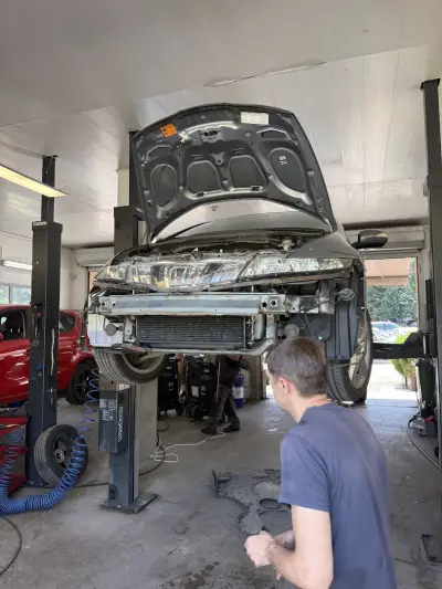 Автоклима зареждане на автоклиматици и Автосервиз
