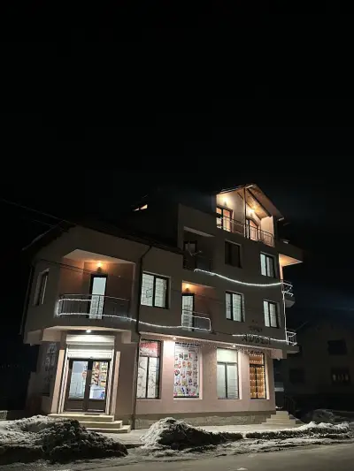Къща за Гости Адвел