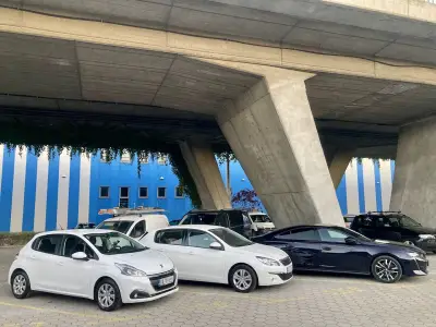 Deluxe Rent a Car