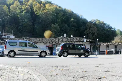 Автомобили под наем Троян