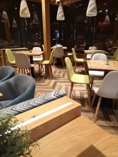 7even Coffee & Kids Club