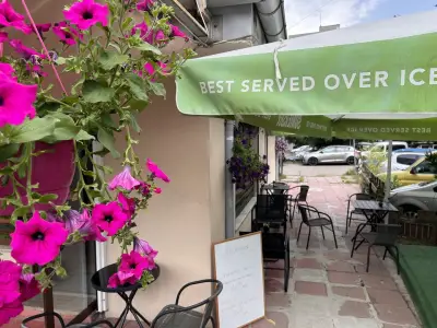 Maraya: Food and Drinks