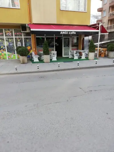 Кафене "Енджи"