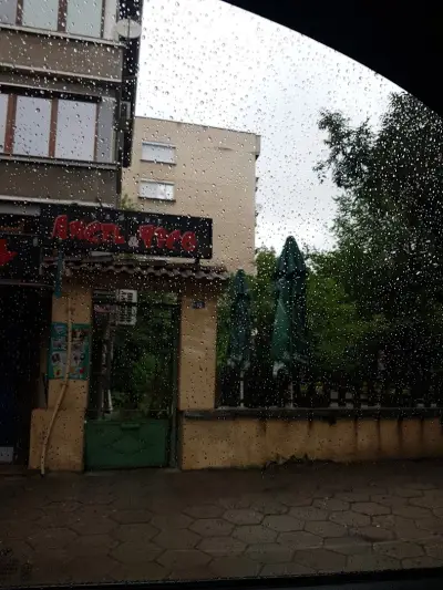 Кафене "Ангел и Тико"