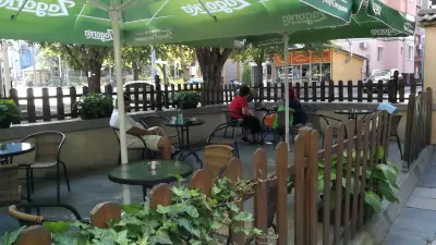 Кафене "Ангел и Тико"