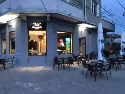 Cafe & Bar Brothers