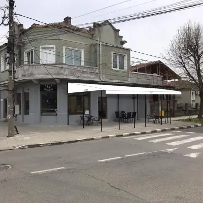 Cafe & Bar Brothers