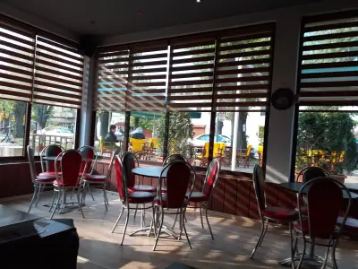 Cafe-Club Deja-vu