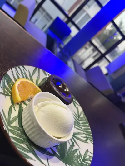 Lux bar & dinner