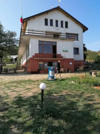 Хижа „Младост“