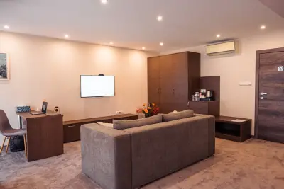Cityscape Luxury Suites