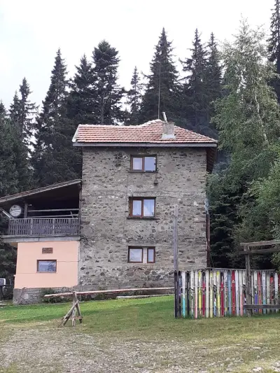 Хижа Ком стара