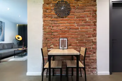 The Grey аpARTment