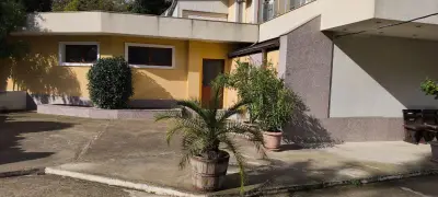 Golden House Apartments