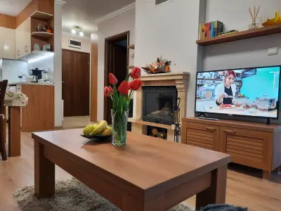 Lusi Holiday, Смолянски езера