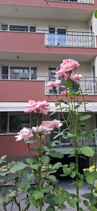 R & R Apartments