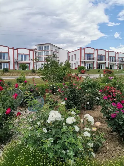 A-apartments апартамент в комплекс с минерални извори