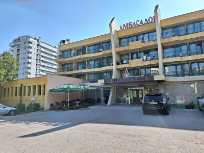 Hotel Ambassador - Free Parking