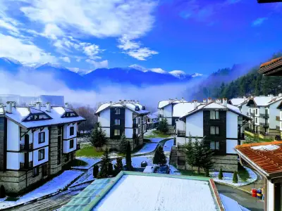 Three Mountains Apartment