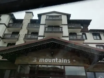 Three Mountains Apartment