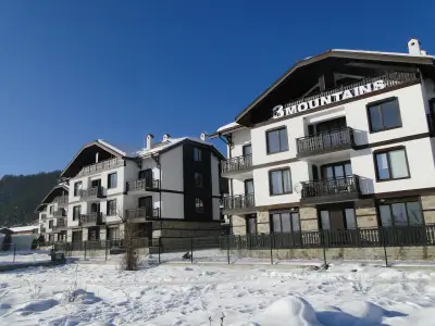 Three Mountains Apartment