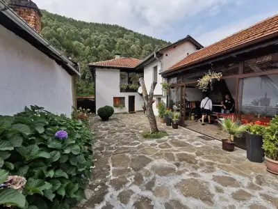 Къща Балканец