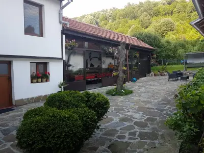 Къща Балканец