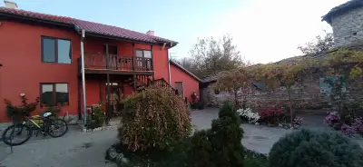 Къща за гости "Калоянови къщи"
