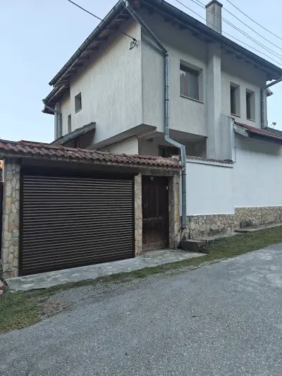 Beli Iskar Home with a View
