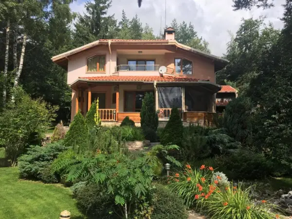 Супериорна вила