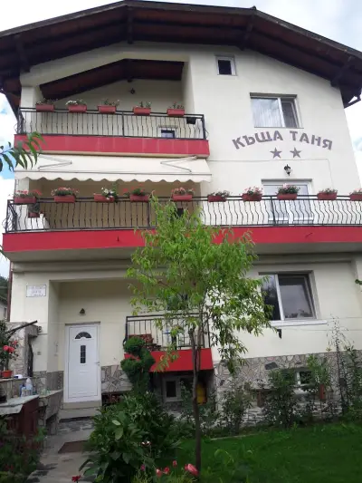 Таня