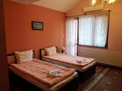 Семеен Хотел Кестените