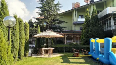 Хотел Русе Комплекс Рай - Ресторант и Басейн