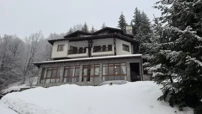 Къщата с маковете