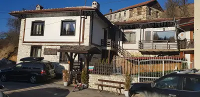 Kutsinska House
