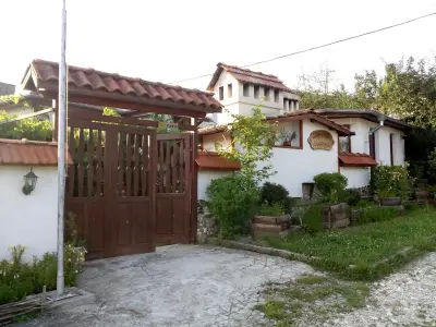 Къща за гости "Елена"