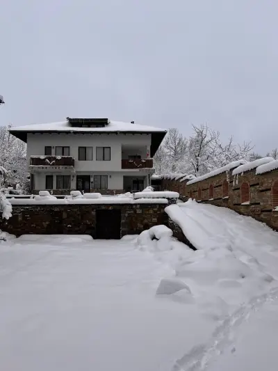 Къщи за гости „Геша Холидей“