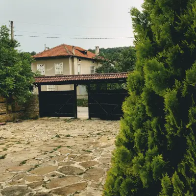 Къщи за гости „Геша Холидей“