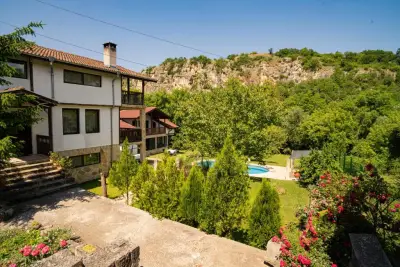 Neda's House