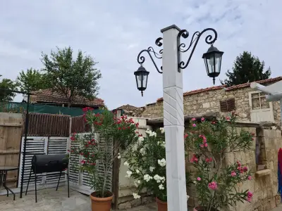 Вила със стаи за гости "Съни дейс" - Божичен