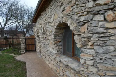 Пещерната къща