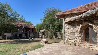 Пещерната къща