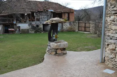 Пещерната къща