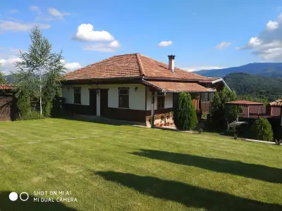 Къща "Брезите"
