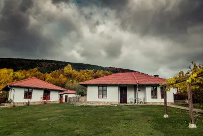Къщи за гости "Кузманови"/Почивка в Еленския Балкан/Семейна почивка край град Елена