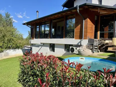Къща за гости Романс | Guest House Romance | Къща с басейн Орешак | Джакузи | Сауна | Pet Friendly