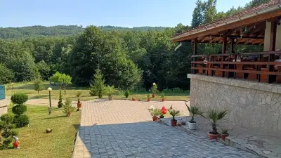 Семеен Хотел Горски Кът